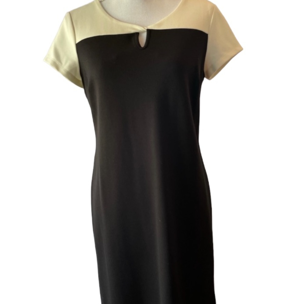 Talbots two tone block color black and white keyhole twist front shift dress